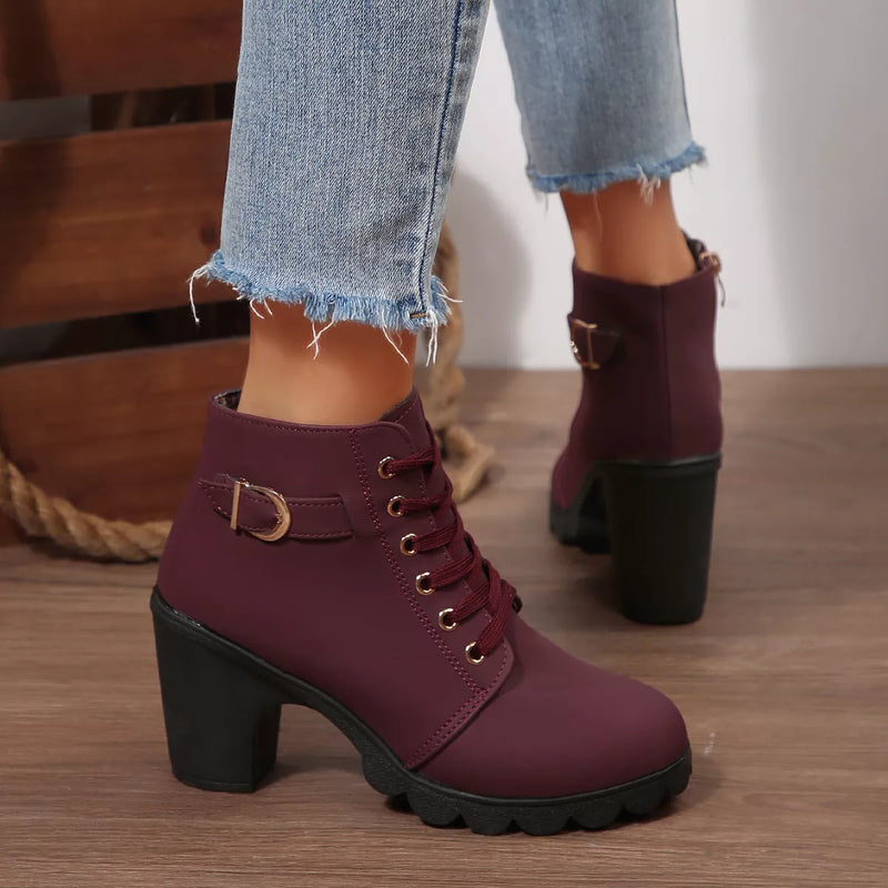 Bottines à Talon Bloc et Laçage Raffiné