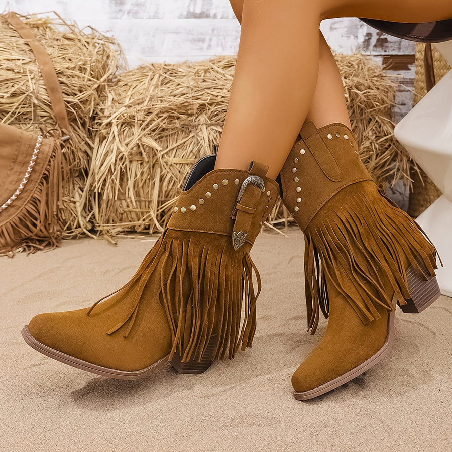 Botas com Franjas e Salto Quadrado