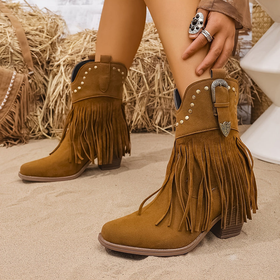 Botas com Franjas e Salto Quadrado