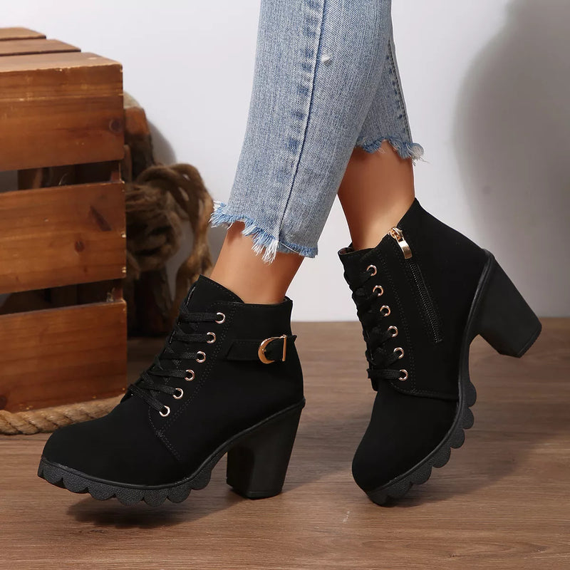 Bottines à Talon Bloc et Laçage Raffiné