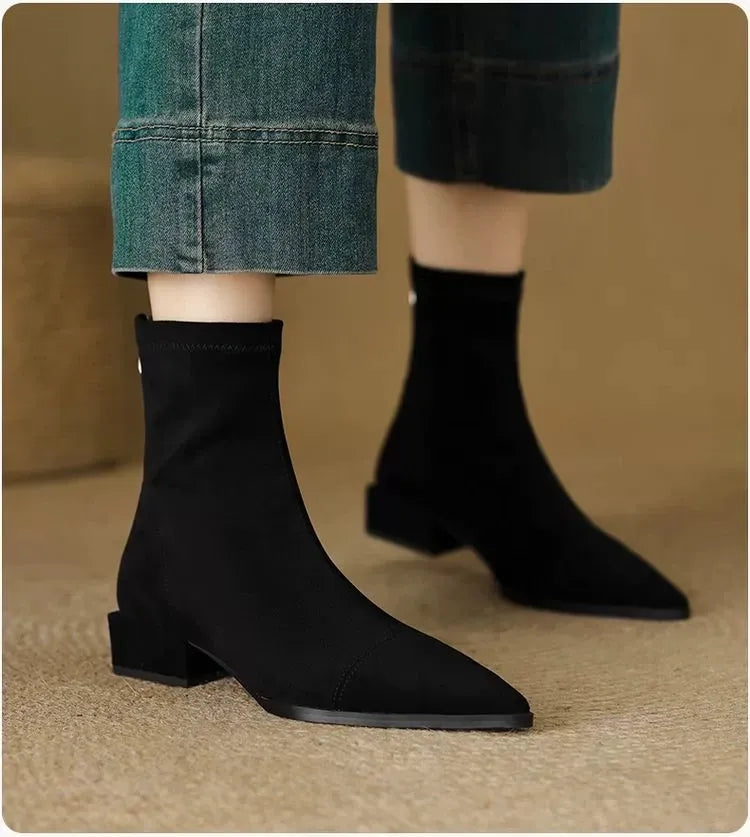 Bottines à Talon Bas et Bout Fin