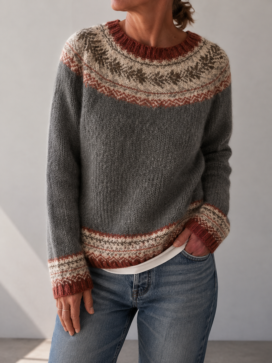Pull col montant jacquard épaulettes — détail du motif jacquard