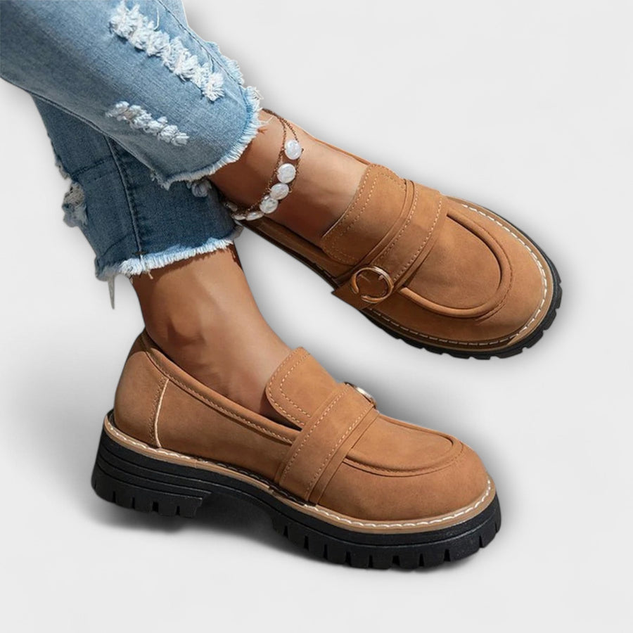 Mocassins Structurés Élégance Intemporelle