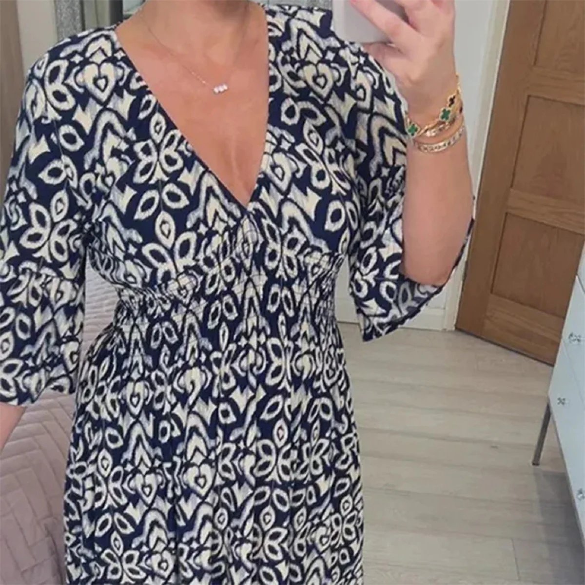 Yiska - Robe Florale à col en V