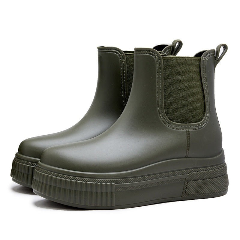 Botins Chelsea com Salto Bloco e Sola Tratorada
