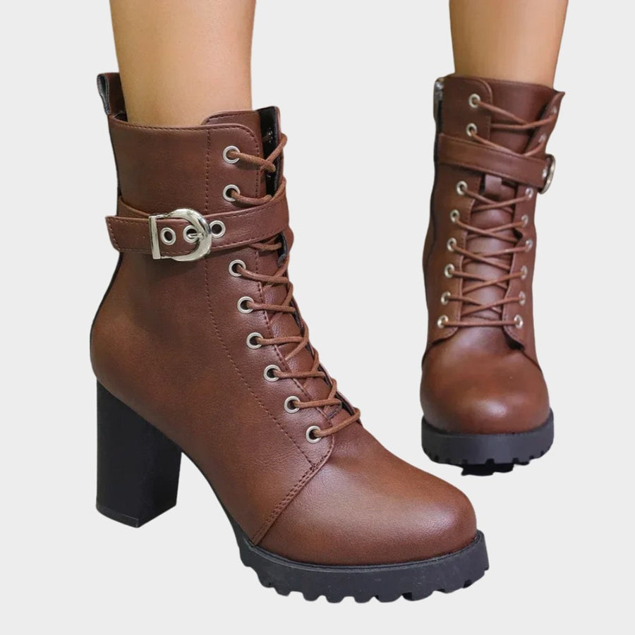 Botas militares com atacadores e fivela lateral