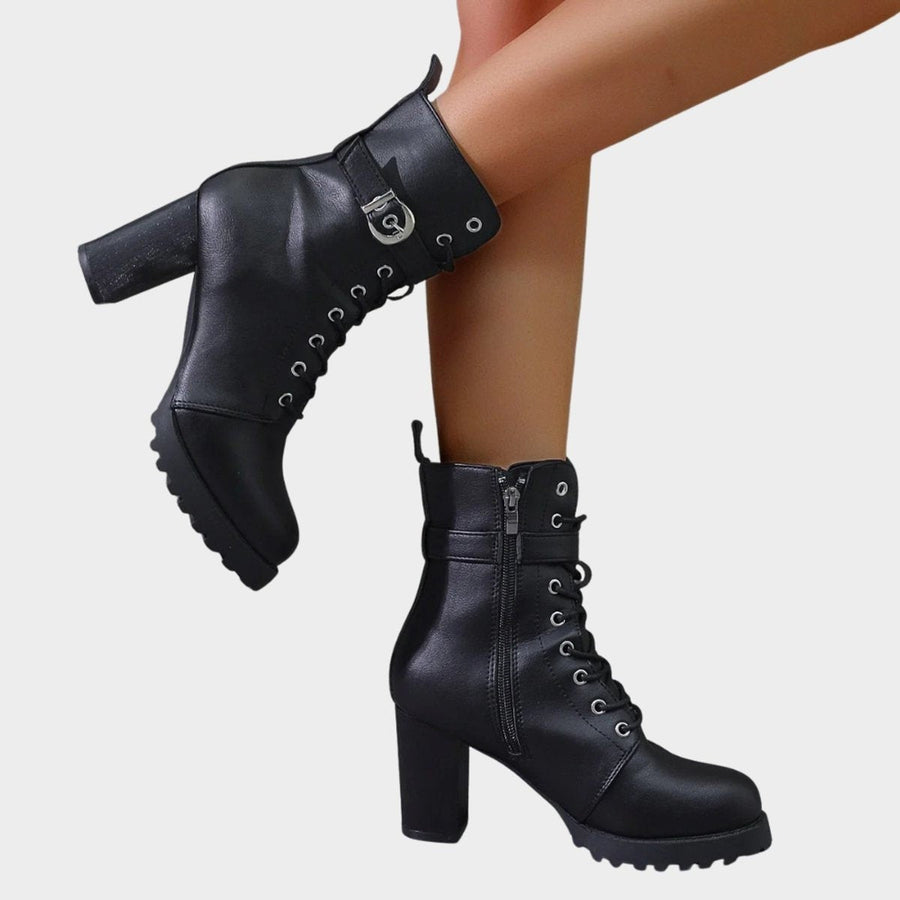 Botas militares com atacadores e fivela lateral