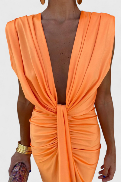 Lakisha Robe midi froncée avec décolleté plongeant