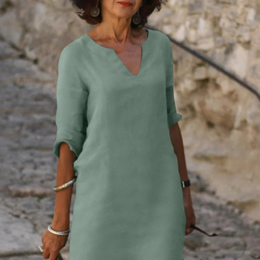 Robe Adele col V — allure générale
