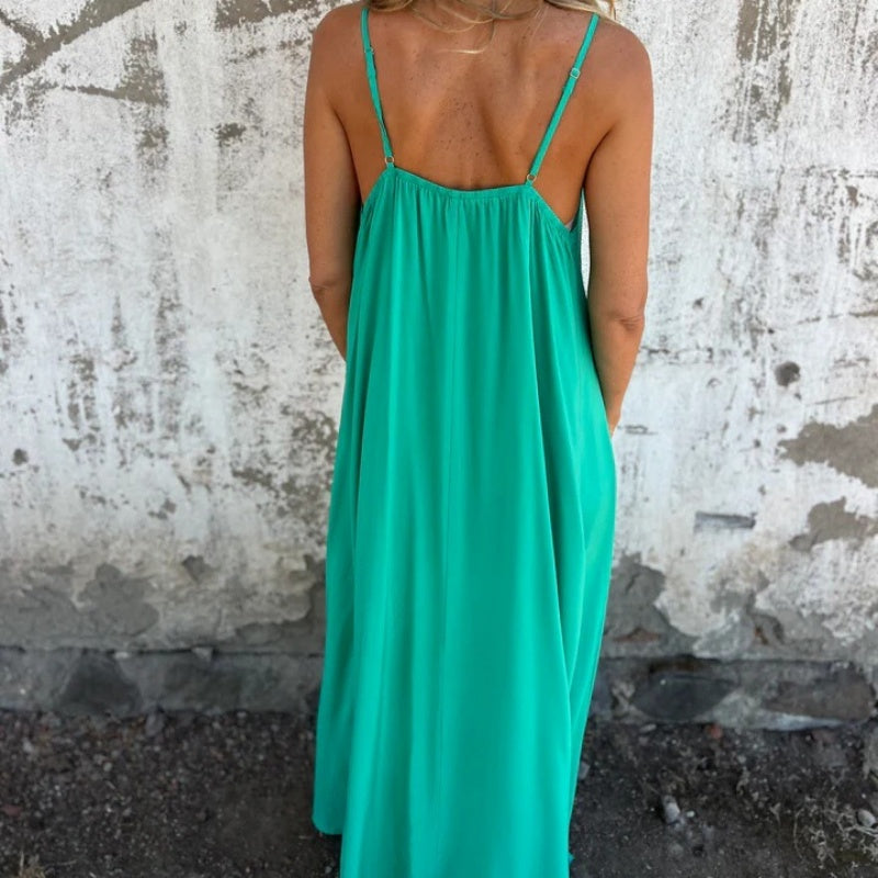 Robe Maxi Dentelle — détail encolure en dentelle délicate