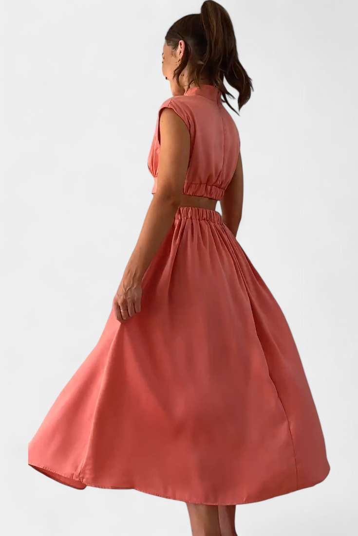 Jocelyn Ensemble long minimaliste avec encolure haute et ouverture latérale